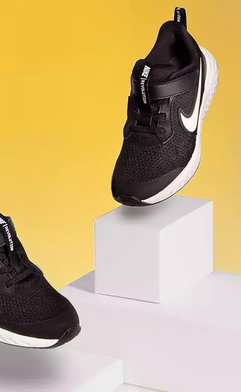 Fotografia de producto comercial de calzado deportivo Fotografo de producto comercial en Zaragoza.